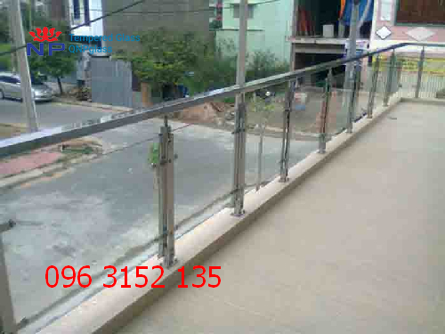 Lý do lựa chọn thiết kế lan can kính cường lực