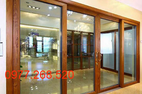 Cửa kính cường lực khung gỗ, Lắp đặt mẫu cửa kính.