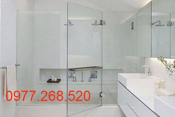 Vách kính nhà tắm tuy thiết kế đẹp, thiết kế phòng tắm kính