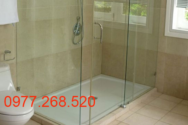 Vách kính tắm lùa với những kiểu dáng vô cùng đa dạng, làm vách kính tắm nhanh